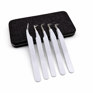 Pinzas de Precisión con Punta Dentada Profesional de Acero Inoxidable DANTRIC IMPLANTS AH-612 para Uso en Laboratorio, Salón y Extensión de Pestañas - Product Image 2