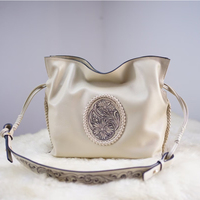 Vente directe usine – Sac bandoulière rétro en cuir véritable pour femme, grande capacité, motif sculpté, style tendance, vente en gros personnalisée