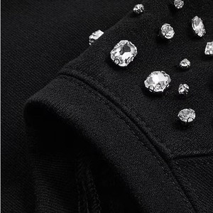 Sudadera Negra con Capucha y Cuello Redondo, Detalle de Pedrería en el Hombro, Manga Regular, Corte Regular, Tejido Ecológico de Poliéster, Unisex - Product Image 6