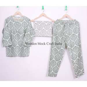 Conjunto de Pijama de Algodón Ultra Suave para Mujer, Estampado Floral, Camisón con Pantalones Térmicos, Ropa de Dormir Ligera con Logotipo Frontal - Product Image 1