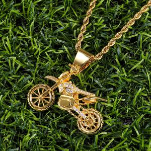 Collar con Colgante de Moto en Oro y Plata, Joyería Hip-hop de Latón con Incrustaciones, Colgante 3D Realista y Genial para Hombres y Mujeres - Product Image 5