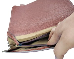 กระเป๋าหนังแท้สะพายข้าง ขนาดใหญ่ ใส่ iPad แท็บเล็ตได้ ขายส่ง รับทำตามสั่ง ทนทาน กันน้ำ นุ่มสบาย เหมาะสำหรับเดินทาง ทันสมัย - Product Image 4