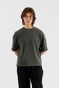 เสื้อยืดผู้ชายสีเขียวมะกอกทรงบ็อกซี่ แขนสั้น คอกลม ผ้าวาฟเฟิลถัก ระบายอากาศได้ดี ผ้าฝ้ายสีพื้น สวมใส่สบาย ขายดีที่สุดประจำปี 2026 - Product Image 6