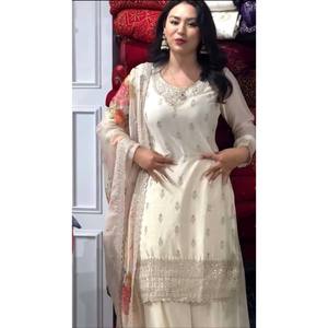 ชุดเสื้อผ้าสวยงามแบบทูพีซพร้อมผ้าคลุมไหล่ ประดับด้วยลายปักดอกไม้แบบหนักแน่น เหมาะสำหรับงานแต่งงาน - Product Image 1