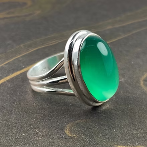 Big Green Onyx Gemstone <b>925</b> <b>Silver</b> <b>Ring</b> Oval Smooth Stone Fashion Jewelry for Unisex Wear - Product Image 3