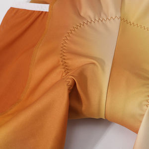 Ensemble de maillots et shorts de cyclisme respirants à design sublimé personnalisé, chemises de sport par sublimation, shorts unisexes, pantalons de vélo - Product Image 5