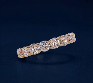 Bague de fiançailles minimaliste demi-éternité en diamant de laboratoire, plaqué or 14K rhodié, 1,38 ct total, clarté VVS1-VS2 - Product Image 2