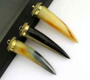 Pendentif en corne, nouveau design, best-seller, tendance, bijoux écologiques, accessoires pour femmes, bijoux unisexes - Product Image 1