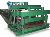 Machine de formage de tôles de toiture en acier coloré entièrement automatique combinant la production de tuiles IBR et de tuiles émaillées