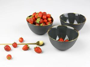 Bol en céramique élégant couleur anthracite avec bord doré, finition mate de luxe, forme ronde profonde, résistant aux aliments, durable, parfait pour les desserts et les soupes - Product Image 6