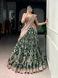 Lehenga, Blouse, Choli, Koti en Soie Tussar et Coton avec Imprimé Kalamkari, Cordon de Serrage, Pompons Lourds et Coutures Zippées - Product Image 3
