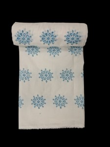 Tissu en coton blanc de qualité supérieure avec broderie florale bleue Schiffli - Matière ajourée respirante pour robes féminines - Vente chaude - Product Image 2