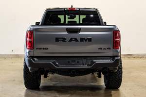 OFFRE SPÉCIALE PRÊTE À LIVRER RAM 1500 RHO 4X4 2025 Qualité Industrielle & Bricolage Toutes Options Occasion À VENDRE Garantie 3 Ans - Product Image 6