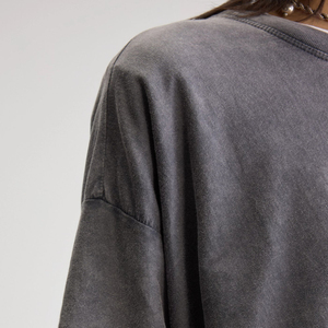 Camiseta Corta Oversize con Hombros Caídos y Lavado Ácido, Estampado Personalizado, Manga Corta, Holgada y Suelta para Mujer - Product Image 6