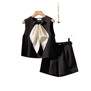 Ensemble d'été pour femmes-Mode de luxe haut de gamme-Débardeur sans manches avec nœud noir-Short à taille haute-Ensemble deux pièces-Tenues pour femmes - Product Image 3