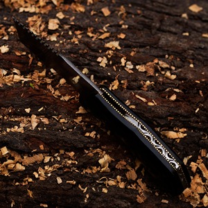 Couteau pliant artisanal de qualité industrielle/DIY, lame à pointe clip dentelée en acier Damas, manche en Micarta - Product Image 3