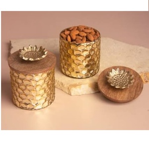 Pot en bois design de qualité supérieure, fait main, décoratif pour table, pot à bonbons classique, vaisselle élégante pour fêtes, pot de vente en gros - Product Image 5