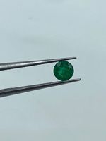 Pierre précieuse émeraude verte de haute qualité 4,80 mm 0,40 ct, sertie à griffes sur chaîne torsadée, pierre libre pour la fabrication de bijoux