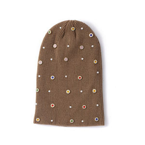 Bonnet en tricot avec décoration de fleurs en strass, points et perles, bonnet d'hiver mignon et chaud - Product Image 2