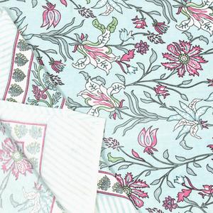 Nappe rectangulaire en coton bleu imprimé floral fait main et personnalisée HappyKraft, écologique, du Rajasthan, pour la maison et l'hôtellerie - Product Image 5