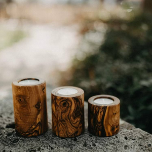 Nuevo diseño rústico de portavelas de madera hecho a mano, bandeja para 3 velas de té de Vietnam. - Product Image 2