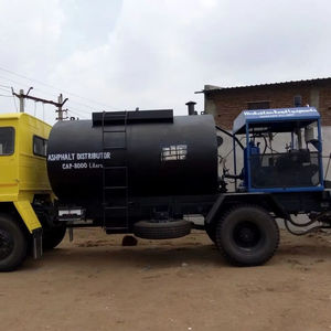Camion distributeur d'asphalte, machine à pulvériser le bitume, équipement de construction routière pour les travaux sur les autoroutes et les infrastructures - Product Image 3