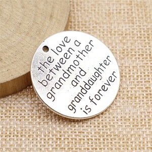 Amuleto de Amor <span class=keywords><strong>Abuela</strong></span>-Nieteta, Disco de Aleación de Plata Antigua de 33x33mm con Mensaje para Joyería de Recuerdo Generacional - Product Image 2