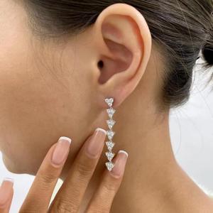 Pendientes de Oro Blanco de 14K con Diamantes Redondos para Mujer, Venta al Por Mayor, Fabricante de Joyería Fina Personalizada OEM ODM, Pendientes Colgantes de Lujo - Product Image 4
