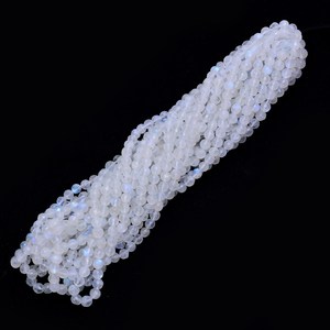 Piedras de luna blanca facetadas redondas de 5mm-6mm, piedras de luna arcoíris de fuego azul natural, piedras semipreciosas sueltas para joyería. - Product Image 2