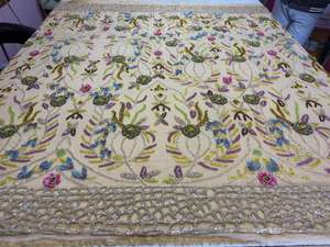 Tissu brodé à la main avec des perles - Product Image 5