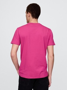 เสื้อยืดลำลองผู้ชายสีชมพูล้วน คอกลม แขนสั้น ผ้าฝ้ายออร์แกนิคผสมโพลีเอสเตอร์ น้ำหนัก 200 กรัม  โลโก้ด้านหน้า ดีไซน์เรียบง่าย ทรงหลวม - Product Image 3
