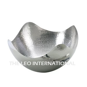 Bol de service en acier inoxydable motif feuille, avec détails en laiton et design décoratif personnalisé, idéal pour la décoration intérieure, style japonais - Meilleure vente - Product Image 5