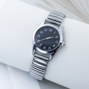 Montre à quartz unisexe élégante pour le quotidien, style rétro, aiguilles fines, confortable, s'accorde avec toutes les tenues, montre tendance - Product Image 3