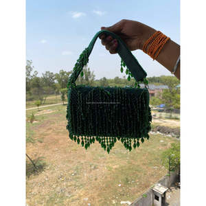 Sac à main élégant vert perlé avec rabat et bandoulière pour soirée - Product Image 1