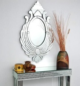 Miroir en verre vénitien élégant avec gravures florales ornementales, bords biseautés et charme vintage sophistiqué - Product Image 1