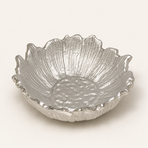 Cuenco de Aluminio Plateado Hecho a Mano con Diseño de Flor de Loto, Moderno y Decorativo, para Decoración del Hogar, Frutas y Vajilla - Product Image 1