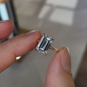 Anillo de Compromiso y Boda con Diamante Cultivado en Laboratorio, Corte Esmeralda, 1 Quilate, Oro Amarillo de 14k, Certificado IGI, Joyería de Lujo para Regalo - Product Image 4