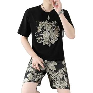 Ensemble deux pièces en velours tendance pour hommes, col rond, manches courtes, t-shirt et short décontracté pour l'hiver - Product Image 1