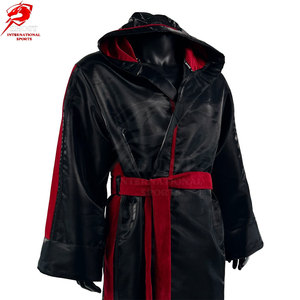 Robes de boxe personnalisées en satin léger avec design de nom personnalisé et finition élégante pour athlètes et clubs - Product Image 4