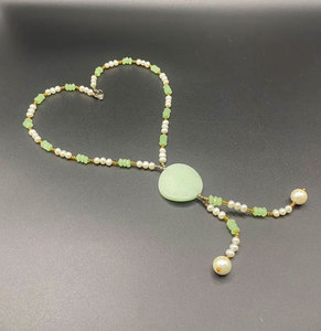 Collier Lariat Perlé en Perles d'Eau Douce avec Pendentif Pièce de Monnaie en Jade Vert Fait Main – Fournisseur de Bijoux en Pierres Semi-Précieuses en Gros - Product Image 3