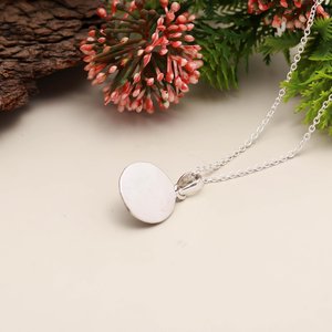 จี้รูปทรงล็อกเก็ตประดับมูนสโตนสีรุ้ง NIKHIL GEMS ทำด้วยมือจากเงินแท้ 925 สไตล์วินเทจ เหมาะสำหรับเป็นของหมั้น ใช้ได้ทั้งผู้หญิงและผู้ชาย พร้อมจี้เสริมเสน่ห์แบบซ่อน - Product Image 3