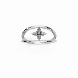 แหวนเพชรเพาะเลี้ยง Starlight Bloom ของฟาบิโอลา ทองคำขาว 18K 5 เม็ด สำหรับผู้หญิง สินค้าหรูหรา ขายส่งเพื่อการส่งออก - Product Image 1