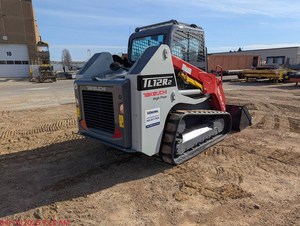 Cargadora compacta de orugas Takeuchi TL12R2 usada 2023 de alto flujo para trabajos de construcción y terreno - Product Image 2