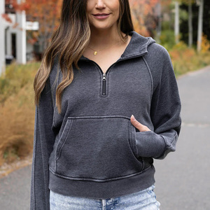 Sweat à capuche pour femme, chaud et en polaire, coupe ample, idéal pour le style streetwear hivernal et un confort douillet toute la journée. - Product Image 1