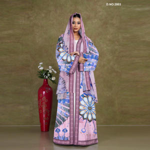 Abaya Moderna Estampada con Capas Fluidas, Cobertura Elegante, Motivos, Acabado Premium, Estilo Sofisticado y Modesto - Product Image 2