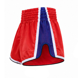 Shorts de boxe Muay Thai pour hommes, rouge et bleu, taille haute, fermeture élastique, satin respirant, logo avant, style sportif - Product Image 6