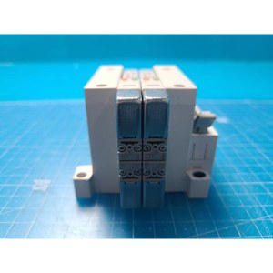 Vanne solénoïde SMC, ensemble de collecteur VQ1201N-51, utilisée telle qu'elle est, pièces d'équipement semi-conducteur Legacy - Product Image 5