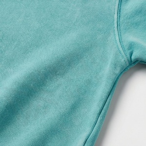 Ensemble de survêtement deux pièces premium pour femme : Sweat-shirt court en satin polyester couleur personnalisée et pantalon de jogging élégant - Product Image 5