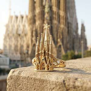 Bague de luxe en argent sterling plaqué or 22 carats de haute qualité, motif architecture vintage Sagrada Familia, repère de cathédrale gothique - Product Image 1