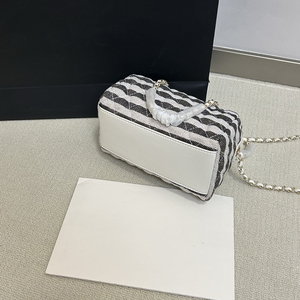 กระเป๋าถือสานแฟชั่นดีไซน์เนอร์สำหรับผู้หญิง ลดราคาสุดฮอต เหมาะสำหรับไปเที่ยวชายหาด ปิกนิก ฤดูใบไม้ผลิ แคมป์ปิ้ง คุณภาพสูง - Product Image 2